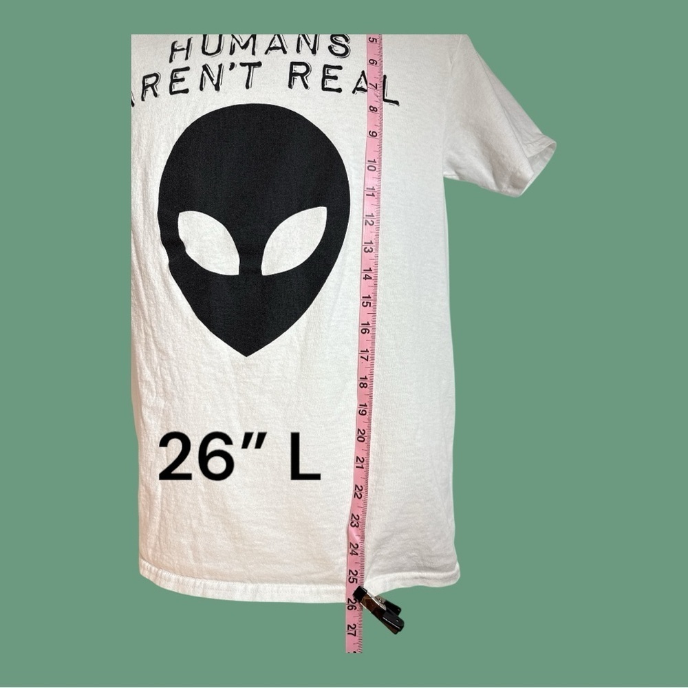 Humans Aren’t Real Souvenir Alien T-Shirt White with Black Graphics Size Small - Picture 2 of 7